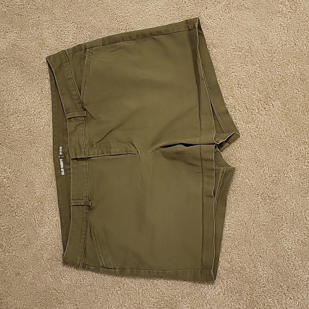 Olive Green Old Navy Plus Pixie Shorts 16 - Picture 1 of 4